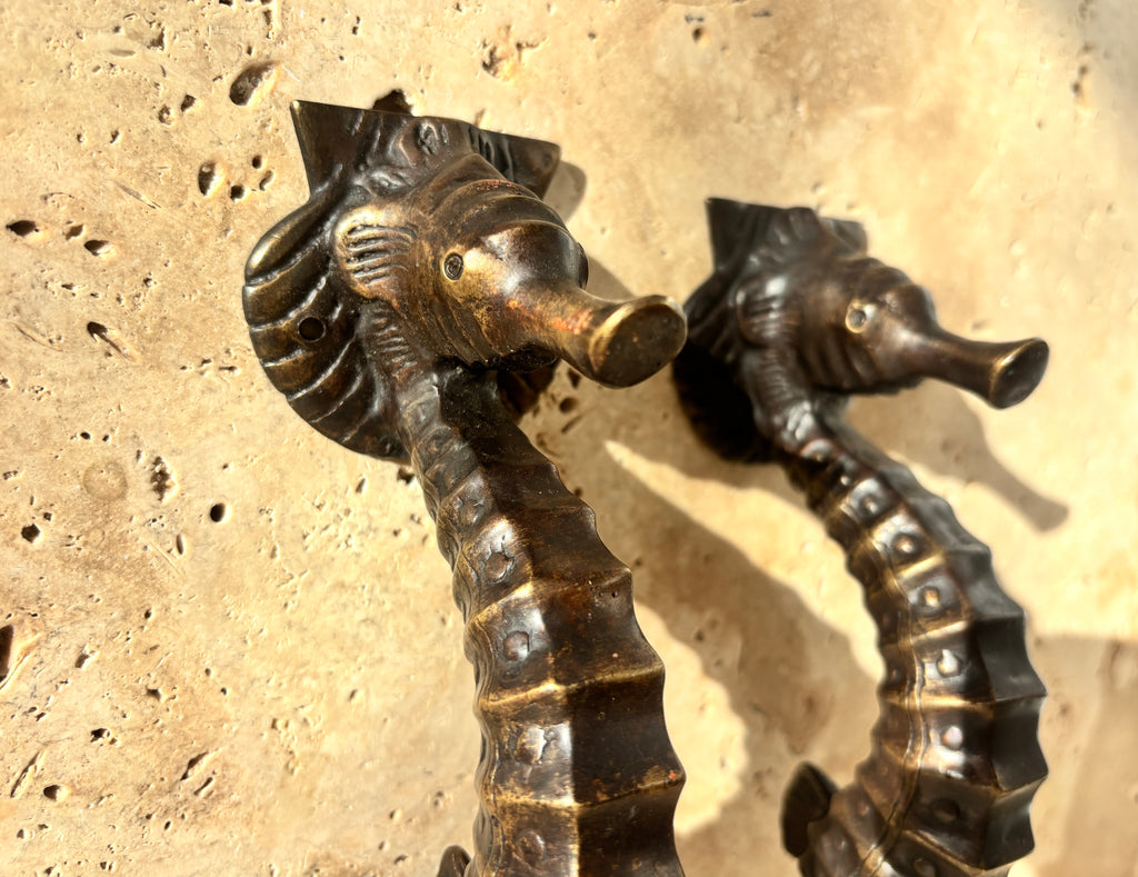 The Antique Seahorse Pull