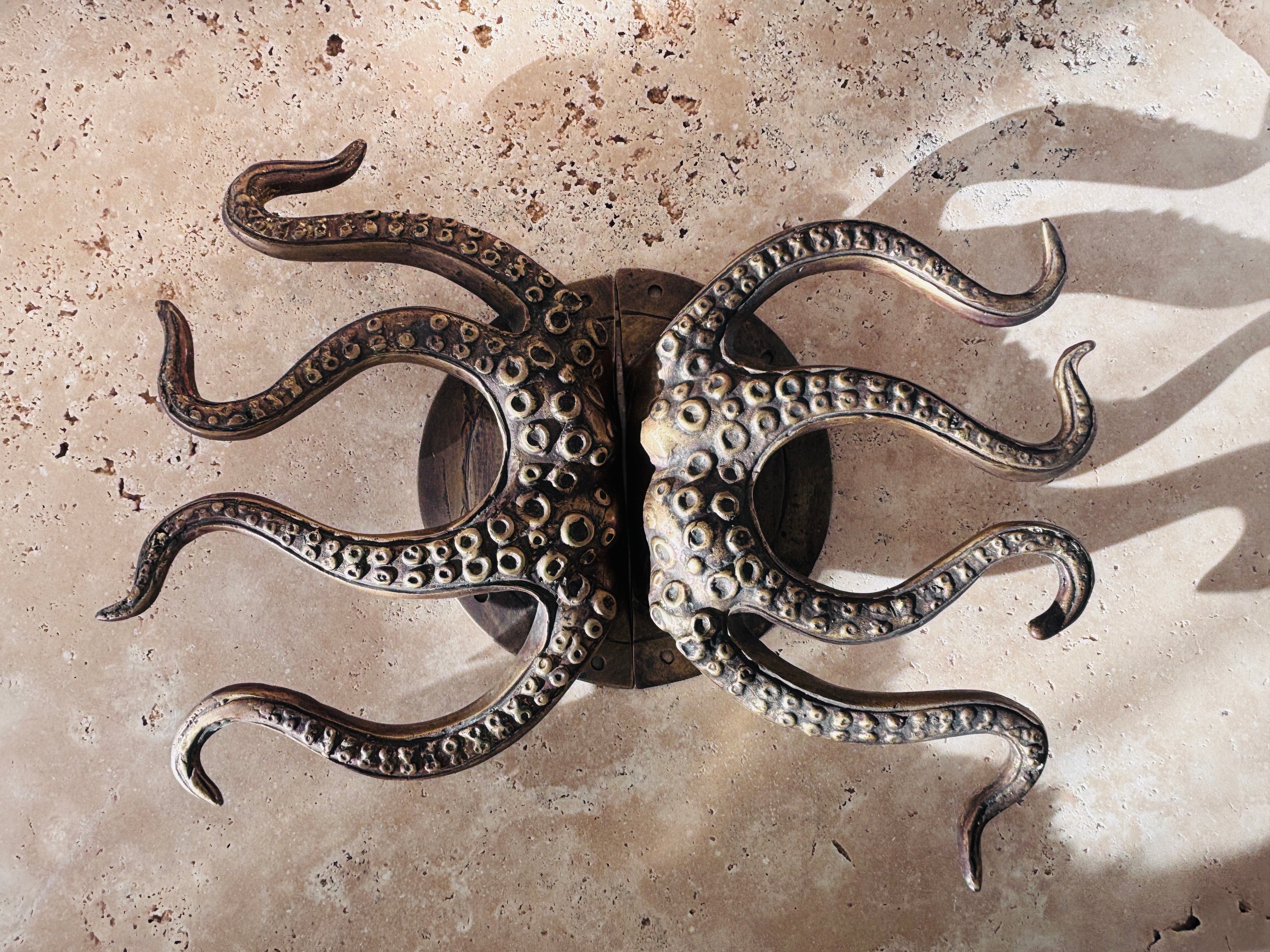 Octopus Tentacle Pull Handle (R)