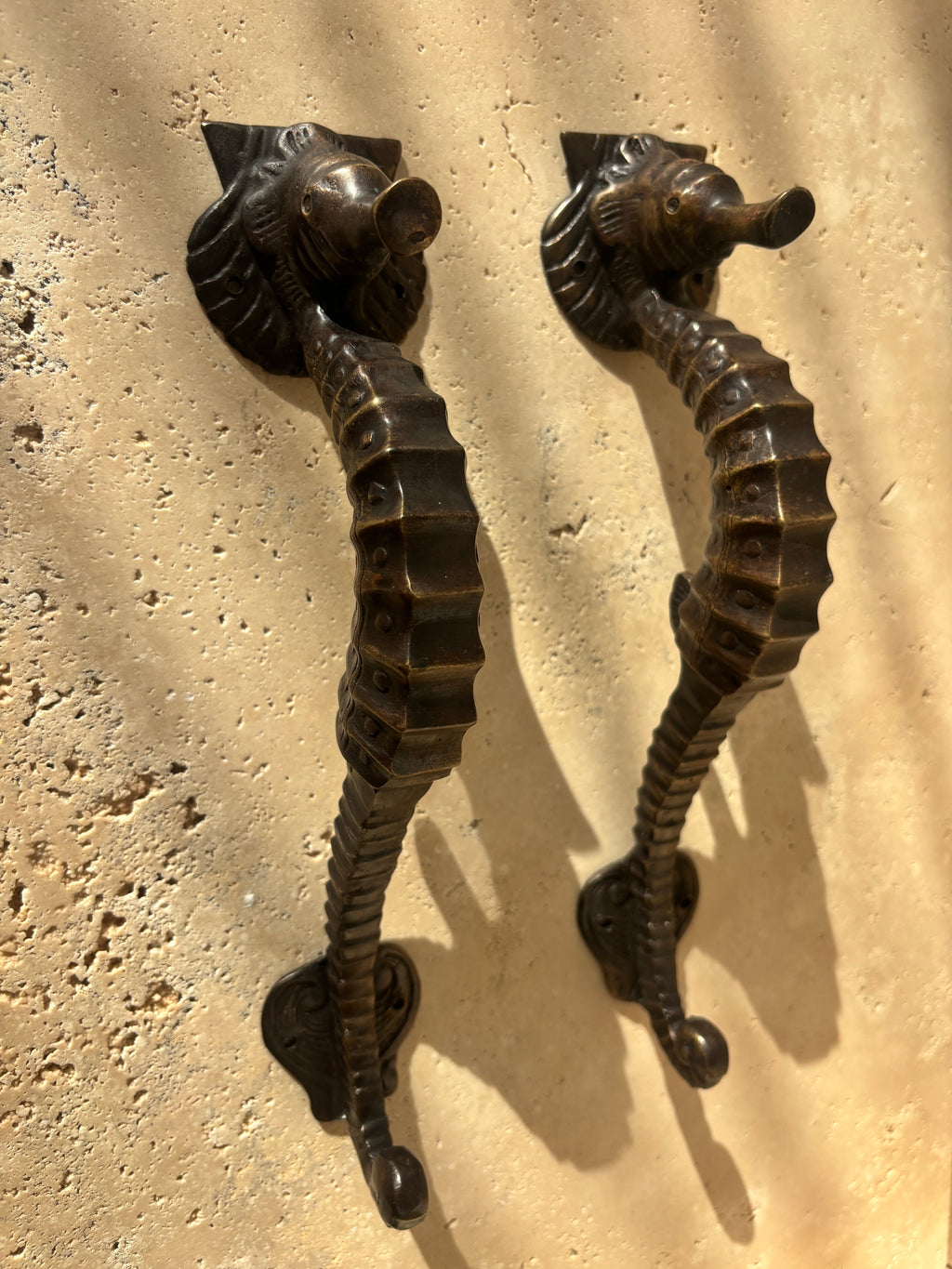 The Antique Seahorse Pull