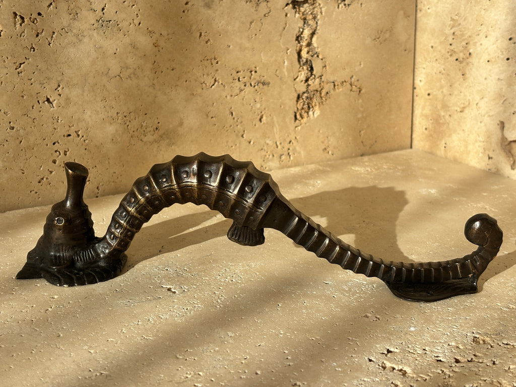 The Antique Seahorse Pull