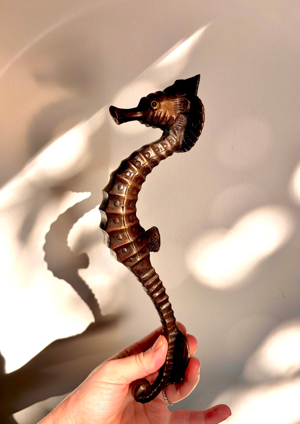 The Antique Seahorse Pull